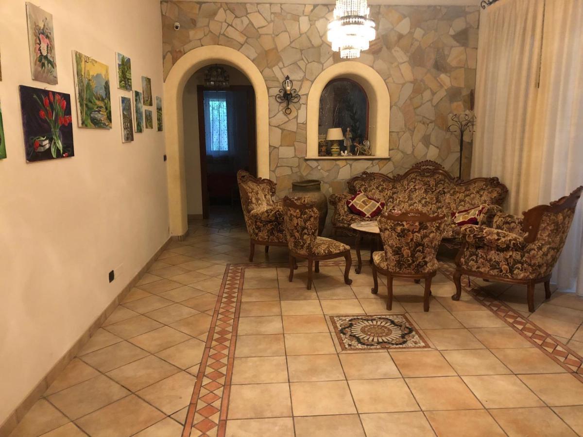 Marinette Bed & Breakfast Barcellona-Pozzo di Gotto Dış mekan fotoğraf